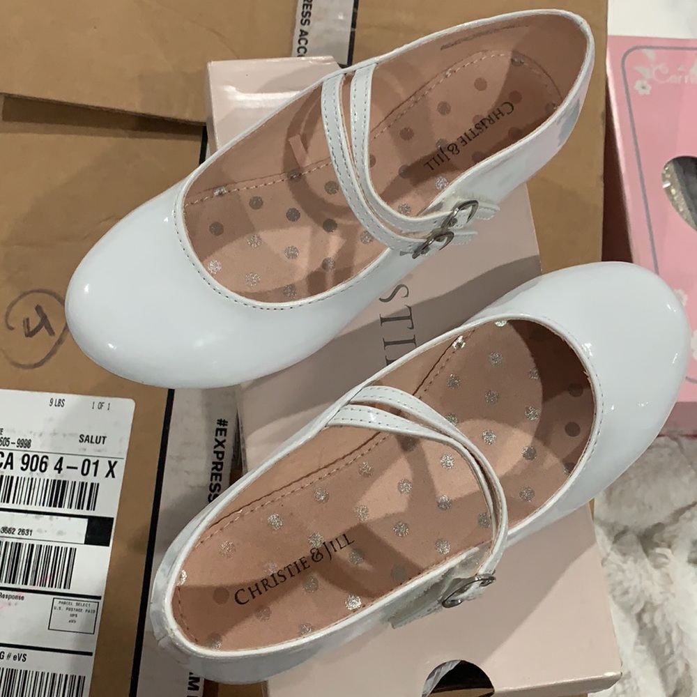 Girls Sz 1 White Dressy shoes